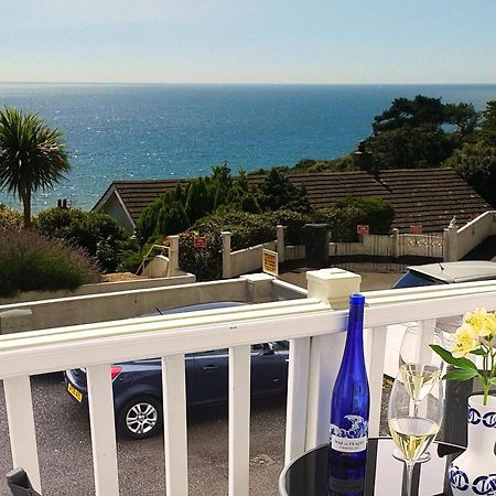 A Beautiful Apartment With Stunning Sea Views & Private Balcony Bournemouth Dış mekan fotoğraf