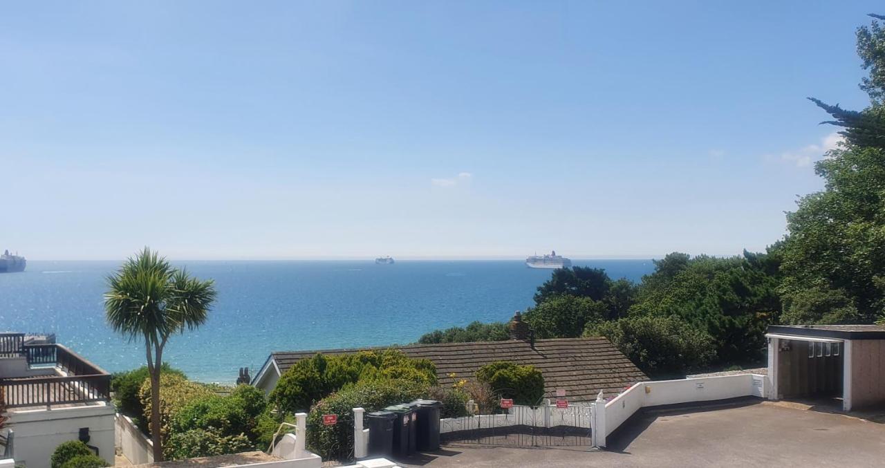 A Beautiful Apartment With Stunning Sea Views & Private Balcony Bournemouth Dış mekan fotoğraf